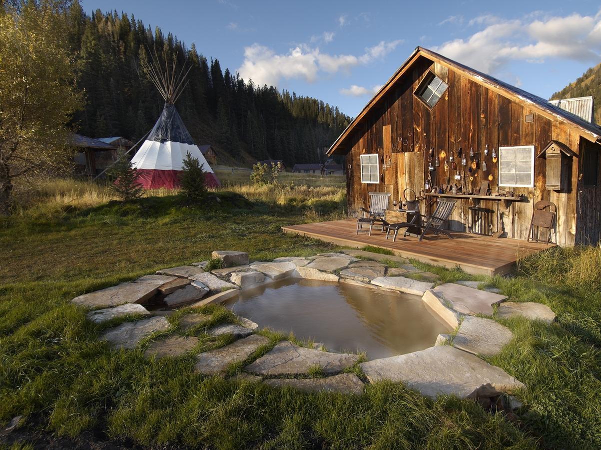 Dunton Hot Springs Hotel Exterior photo